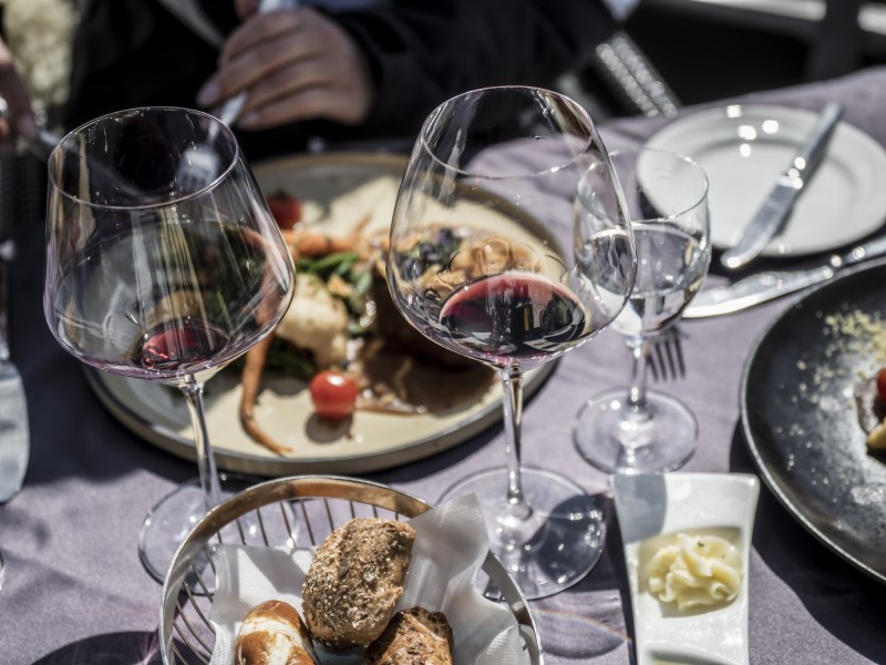 From modern interpretations to traditional and regional cuisine – Ischgl offers award-winning gourmet food for every taste.