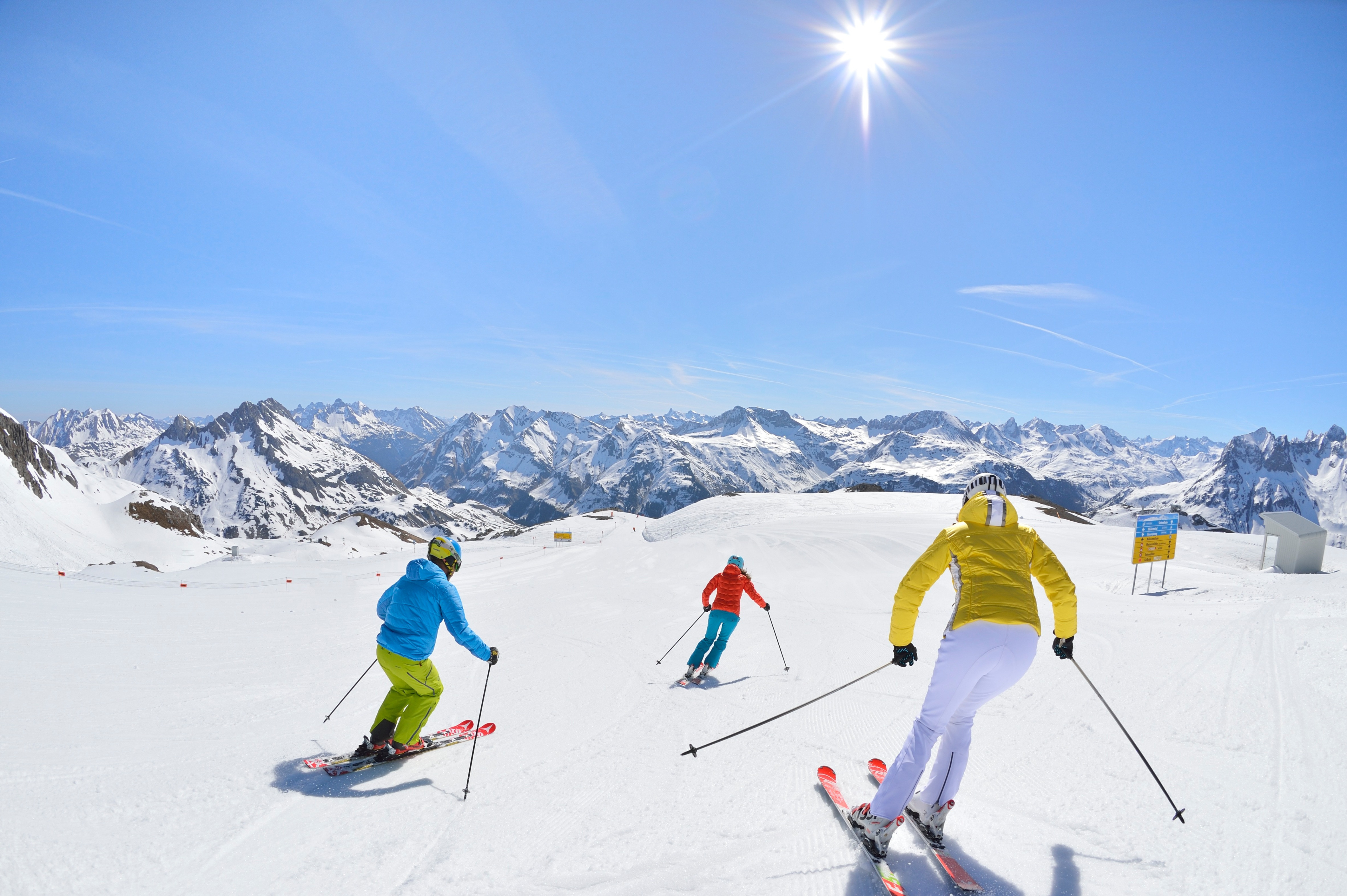 Выбор горнолыжного курорта. Курорт Лех Австрия. Горнолыжный туризм. Лыжный курорт. Курорт лыжи.