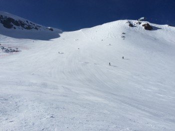 Perfectly groomed slopes, such as Cornice Bowl in this picture, is what you will find at Mammoth.