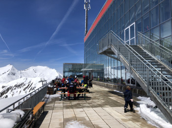 You can enjoy the sun and the view on the terrace of the Eissee restaurant.