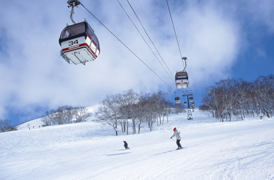 There are 30 lifts in the ski area, among them four gondolas.