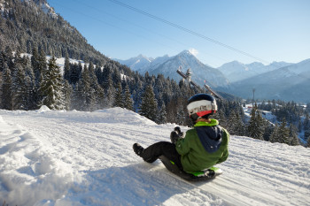 On the natural toboggan run you can whizz down into the valley.