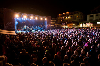 Party atmosphere is guaranteed at the Skiopening in Obertauern.