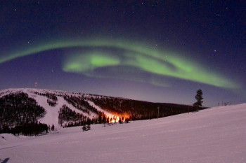 In Saariselkä you will witness an impressive natural spectacle by day and night.