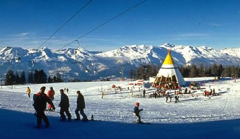 Blick auf die Snowbar "Le Tipi" in Thyon
