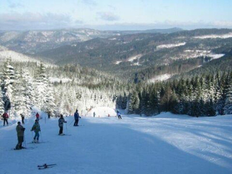 8,6 präparierte Pistenkilometer warten auf Wintersportfreunde im Skigebiet Aichelberglifte in Karlstift (Niederösterreich).