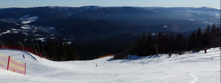 Oberhalb der Gondelbahn-Bergstation kann zwischen dem Osthang und der FIS-Weltcupabfahrt gewählt werden.