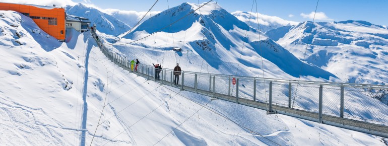 Ein Must-see beim Besuch im Skigebiet: die Hängebrücke am Stubnerkogel.