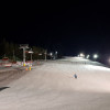 Die Egghof-Piste wird zum Nachtskifahren beleuchtet.