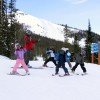Big Skys Skischule ermöglicht allen Skineulingen eine sichere und lustige Lernerfahrung.
