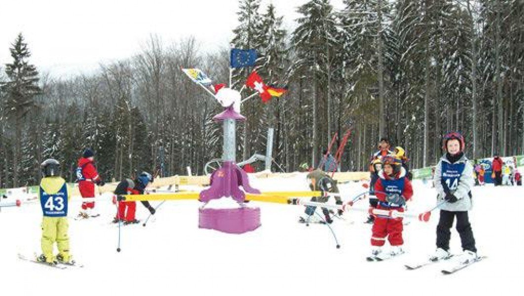 Kinder-Karussell im Kinder Ski Park Silberberg