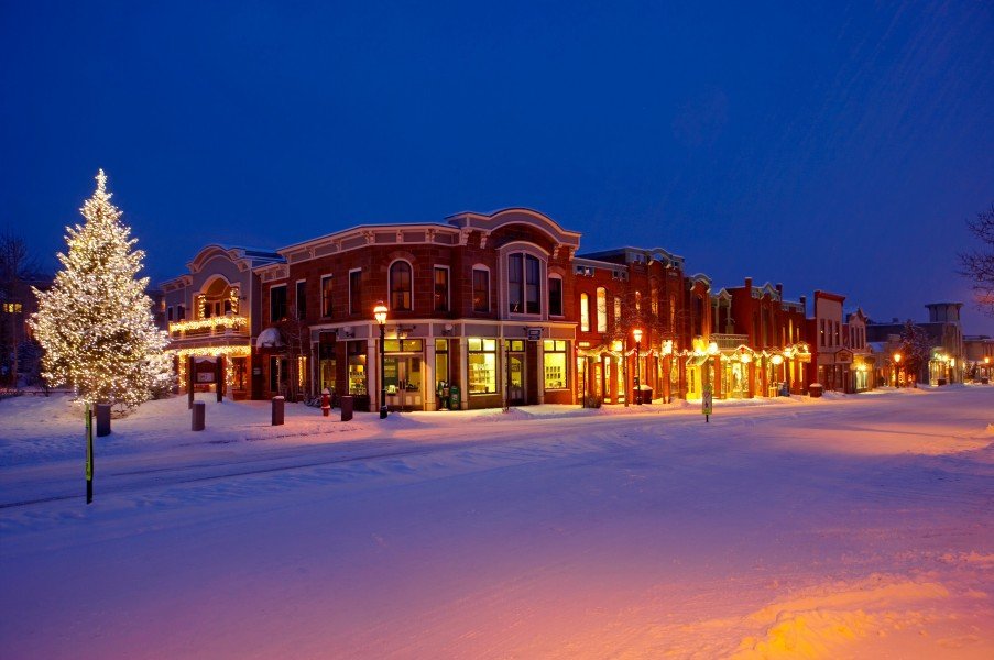 In der Main Street des winterlichen Breckenridge findet man über 30 Restaurants, Bars und Pubs.