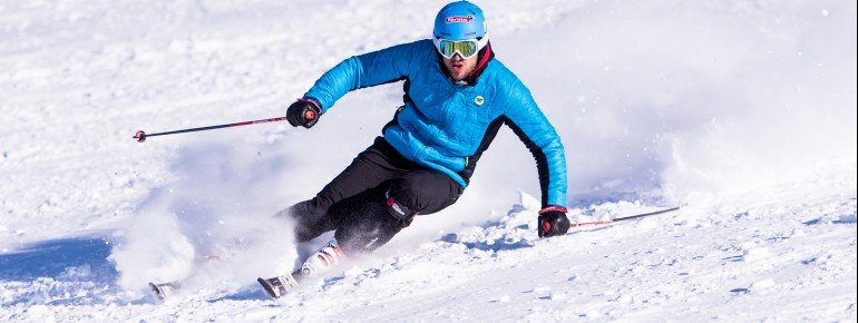 Mit zahlreichen roten und ein paar schwarzen Pisten bietet das Skigebiet Krvavec auch für fortgeschrittene Wintersportler attraktive Abfahrten.