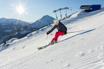 Pistenspaß im Karwendelgebirge hoch über dem Achensee - das bietet das Skigebiet Christlum in Tirol.