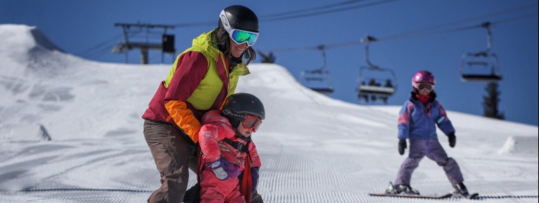 Das 1972 eröffnete Skigebiet Copper Mountain wartet mit 23 Liftanlagen auf begeisterte Skifahrer und Snowboarder.