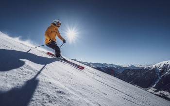Knapp 300 Pistenkilometer warten in Davos auf Wintersportler.