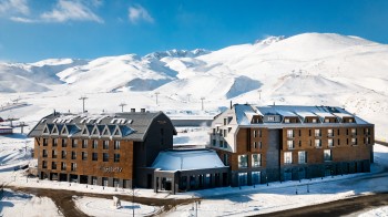 Direkt an der Piste liegt das 5-Sterne-Hotel Megasaray Mount Erciyes.