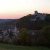 Die Burg Falkenstein thront über dem Ort und ist auch im Winter einen Besuch wert.