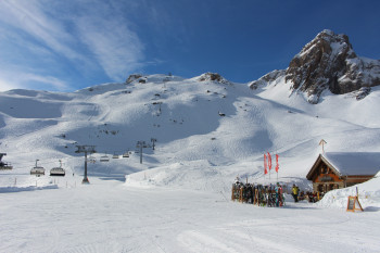 Gruebhütte mit Leist und Sächsmoor im Hintergrund