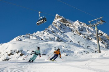 Das Skigebiet liegt schneesicher zwischen 1600 und 3100 Höhenmetern.
