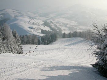 Im Skigebiet Glasenberg erwarten dich vier Pistenkilometer.