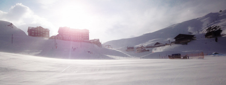 Blick zurück auf das Hotel Bellevue des Alpes an der Kleinen Scheidegg