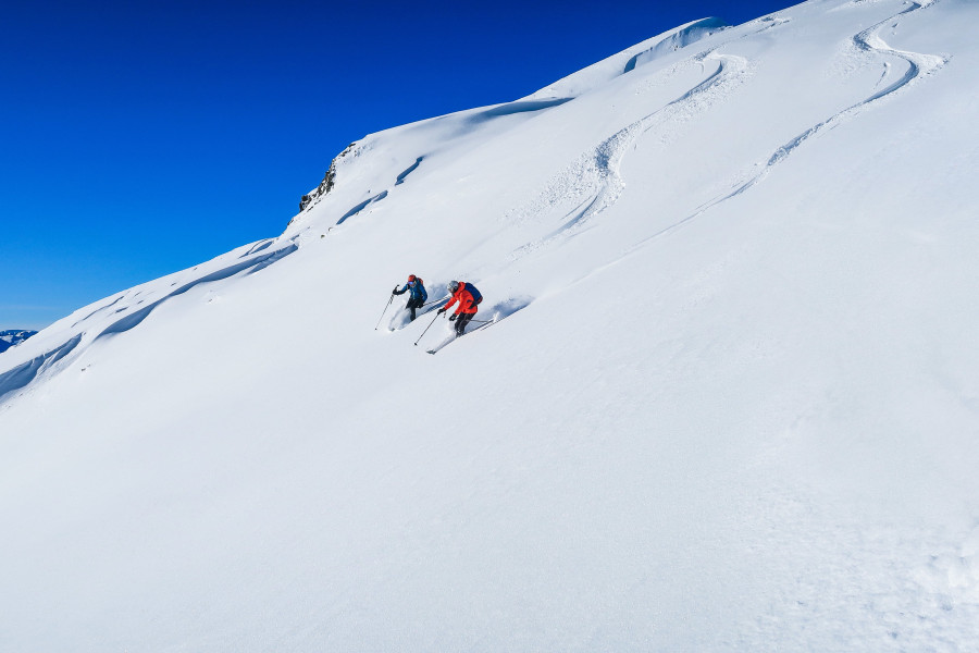 Endlose Tiefschneehänge und Schneegarantie bis April machen Gudauri zu einem Highlight für passionierte Wintersportler.