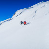 Endlose Tiefschneehänge und Schneegarantie bis April machen Gudauri zu einem Highlight für passionierte Wintersportler.