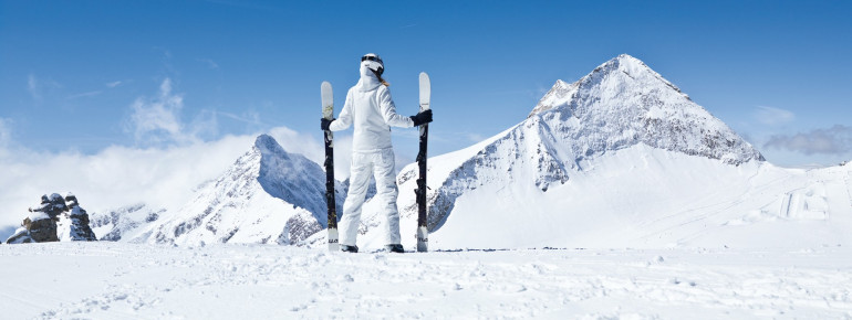 Während des gesamten Skitags bietet die Gletscherwelt eine faszinierende Naturkulisse.