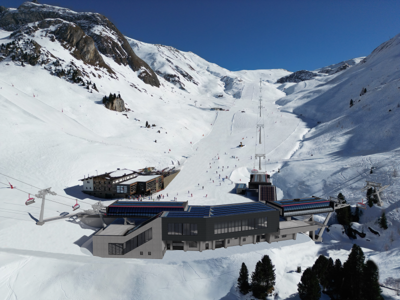 Ein zentraler Knotenpunkt im Skigebiet Ischgl: Die drei neuen Talstationen liegen unmittelbar nebeneinander.