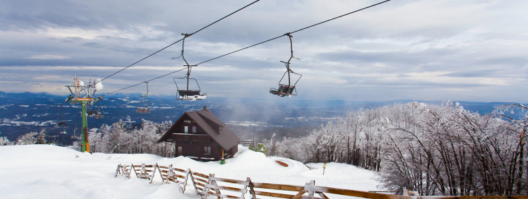 Das Skigebiet Javornik liegt ca. 55 km von Ljubljana entfernt.