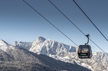 Mit der topmodernen Jennerbahn kommen Ausflügler auf den Berg.