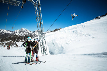 Unter anderem nutzen auch mehrere Trainingsgruppen die Verlängerung am Kaunertaler Gletscher.