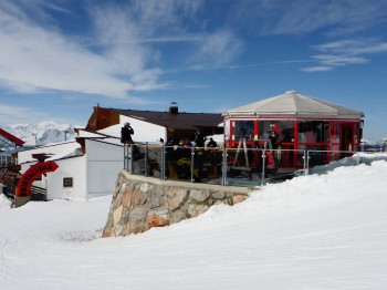 Die Kristallbar befindet sich beim Restaurant Pengelstein nahe der Bergstation der 3S