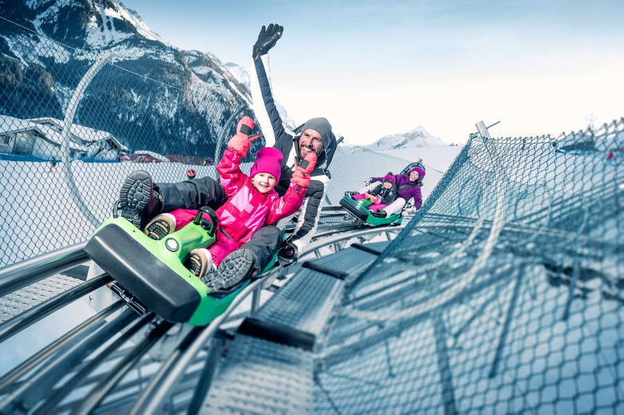 Das ganze Jahr über Rodelspaß bietet der Alpine Coaster Maisi Flitzer.