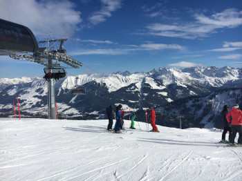 Skifahrer erwartet ein traumhaftes Panorama.