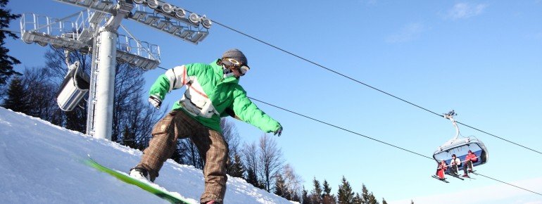 Ob auf den Pisten oder im Snowpark, auch für Snowboarder ist das Maribor Pohorje Skigebiet gut geeignet.