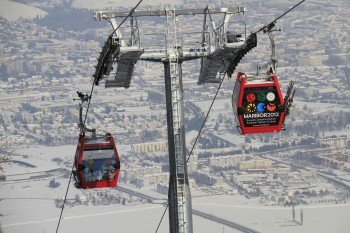 Die Gondel Pohorska Vzpenjaca bringt dich von der Talstation in Maribor ins Bergzentrum mit Skischule und Einkehrmöglichkeiten.