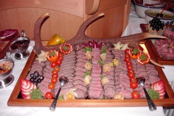 Im Fraganter Wirt in Flattach trifft man auf heimische Produkte und regionale Spezialitäten.