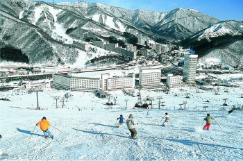 Das Wintersportgebiet liegt auf einer Höhe von 900 bis 1.789 m.