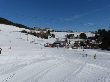 Blick auf die Talstation der Sesselbahn zum Fichtelberg