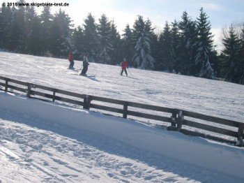 Skianfänger erlernen den Wintersport am Predigtstuhl