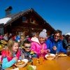 Mittagessen auf der Skihütte