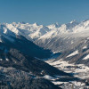 Das Stubaital in Tirol ist sowohl im Winter als auch im Sommer eine beliebte Reisedestination.