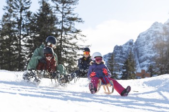 Vier Rodelbahnen machen das Skigebiet zu einem Paradies für Schlittenfahrer.