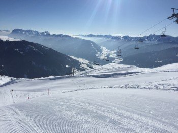Alleine der Ausblick auf die Dolomiten ist den Weg ins Skigebiet Sillian wert