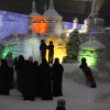 Auch Kunstwerke aus Eis und Schnee dürfen in der Skihalle in Dubai nicht fehlen.