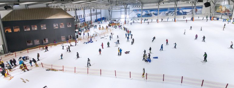 Die SnowWorld in Bispingen besteht aus einer 23.000 m² großen Schneefläche.