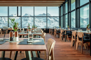 Blick ins neue FALCON Restaurants am Gaislachkogel in Sölden.