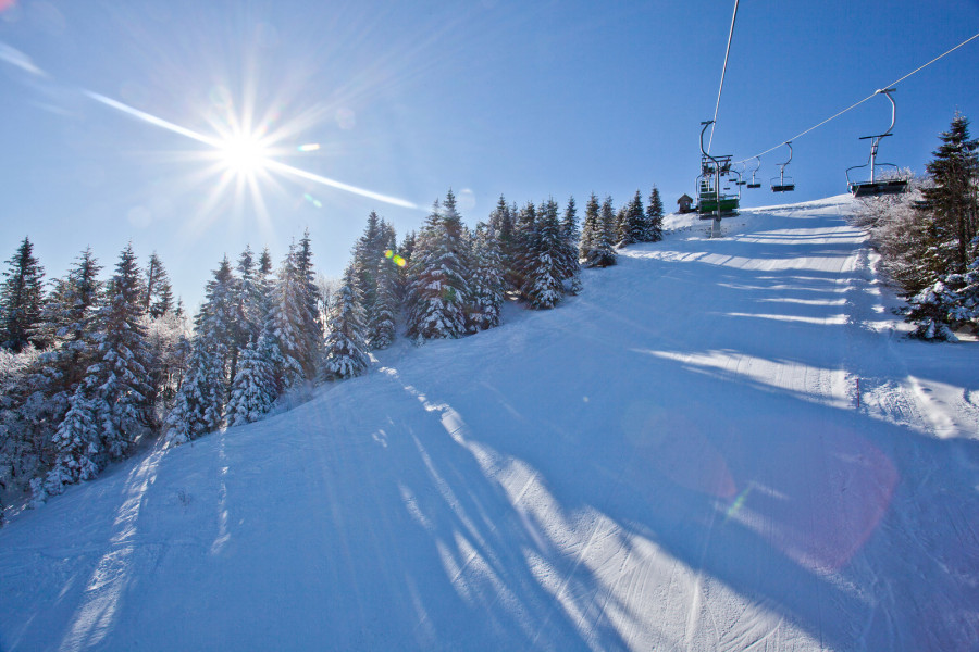 Im Skigebiet Soriška Planina erwarten dich 9 km gut präparierte Pisten.